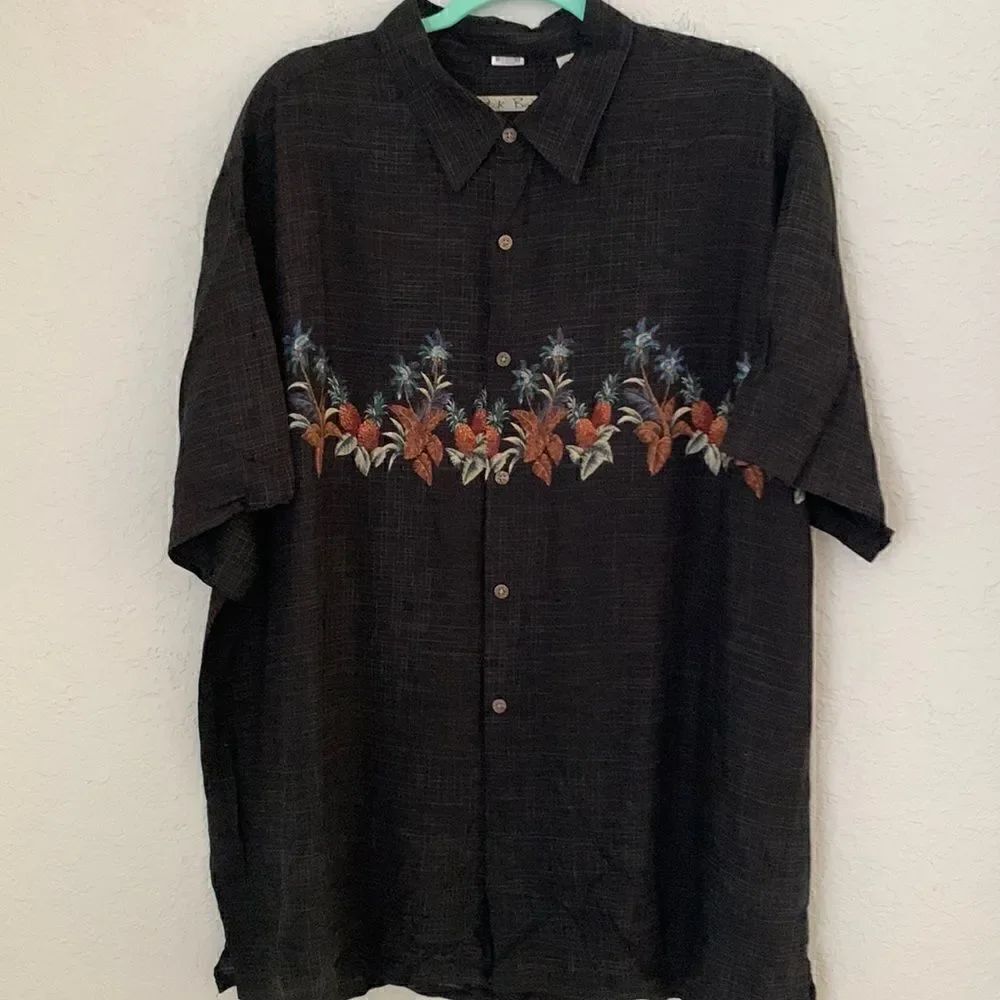 Batic Bay Men’s Button Down Shirt Size XL